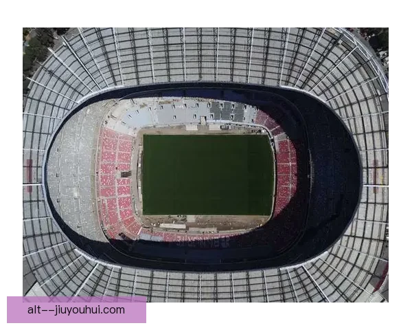 2026世界杯开幕式导演组在墨西哥阿兹特克体育场进行声光效果测试筹备